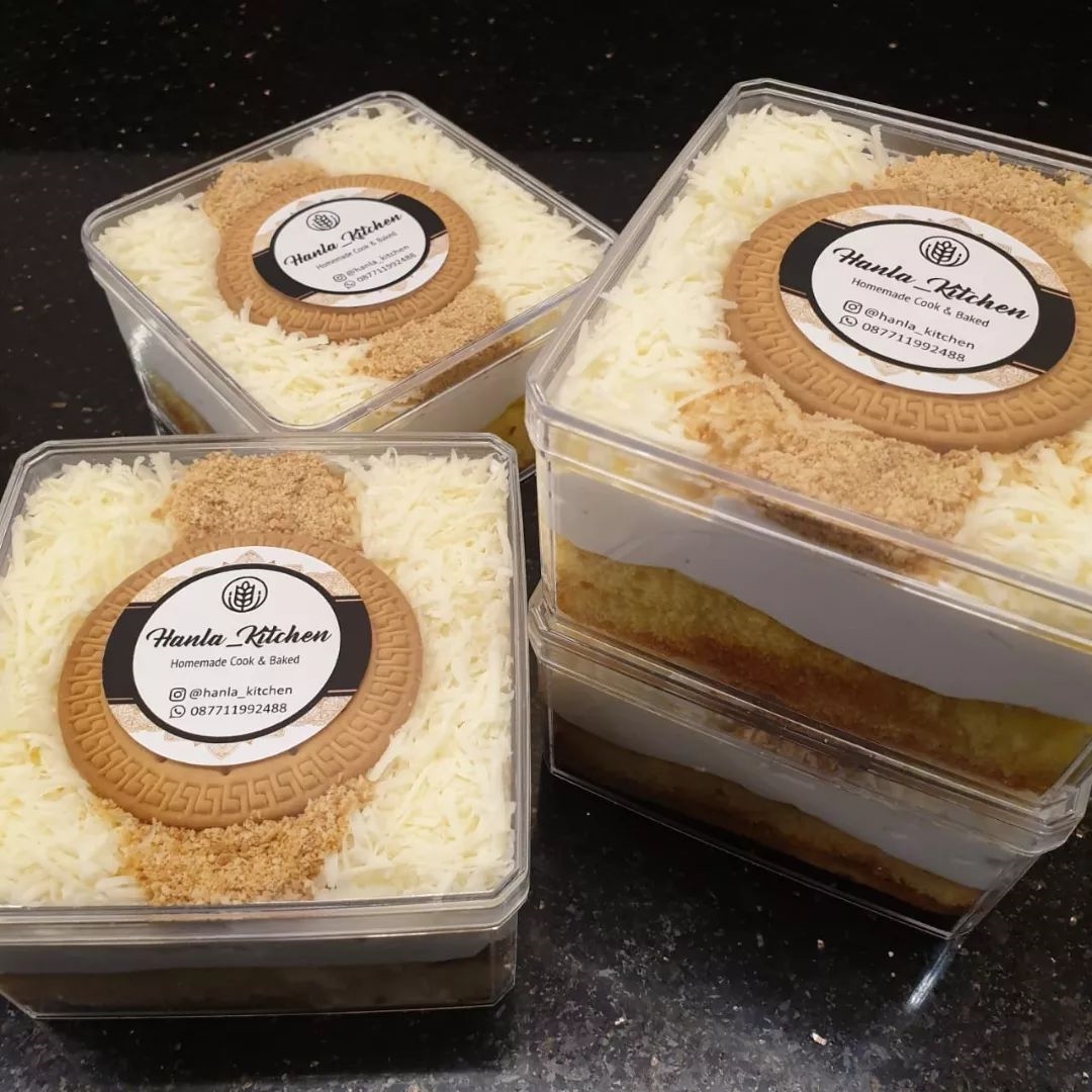 Cetak stiker dessert box hanla kitchen premium black and gold bahan vinyl anti air format bulat / lingkaran