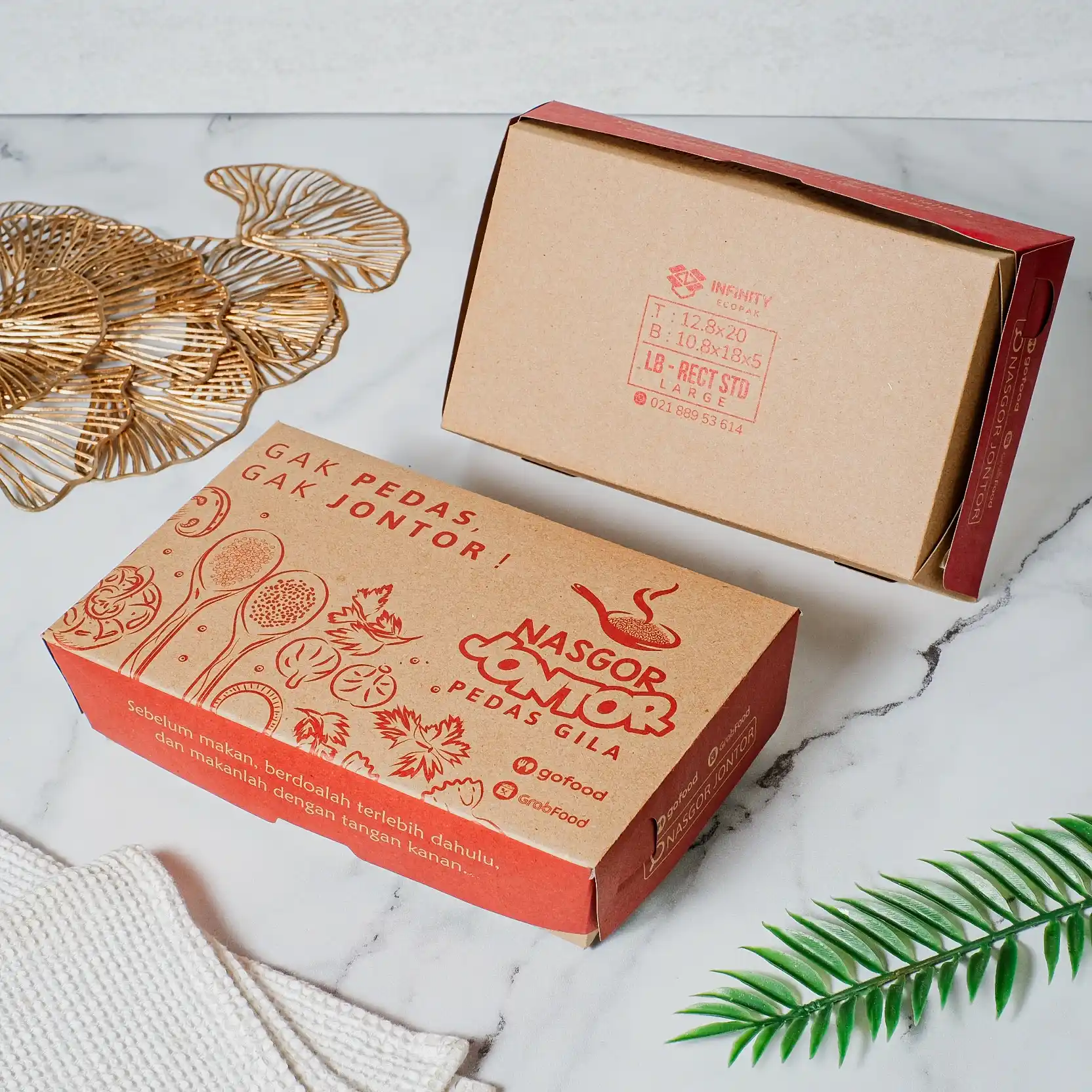 Lunch box paper Tangerang Selatan ukuran 20x12.8x5 kotak nasi kraft cokelat bergambar merah terlihat hangat bersih rapi siap sajikan makanan lezat