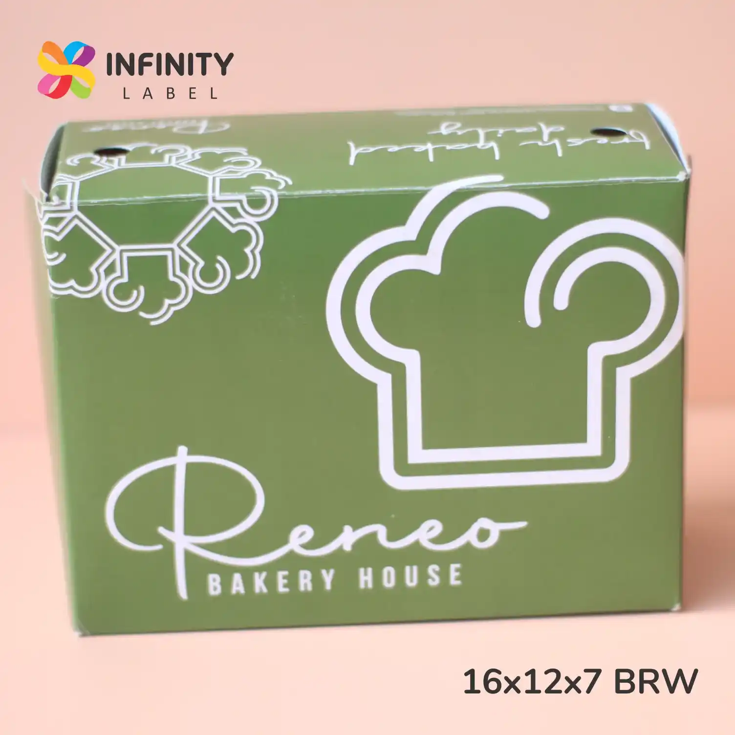 Kemasan makanan Tangerang ukuran 16x12x7 kotak hijau bergambar topi koki berisi kue renyah gurih tampak rapi menggugah selera