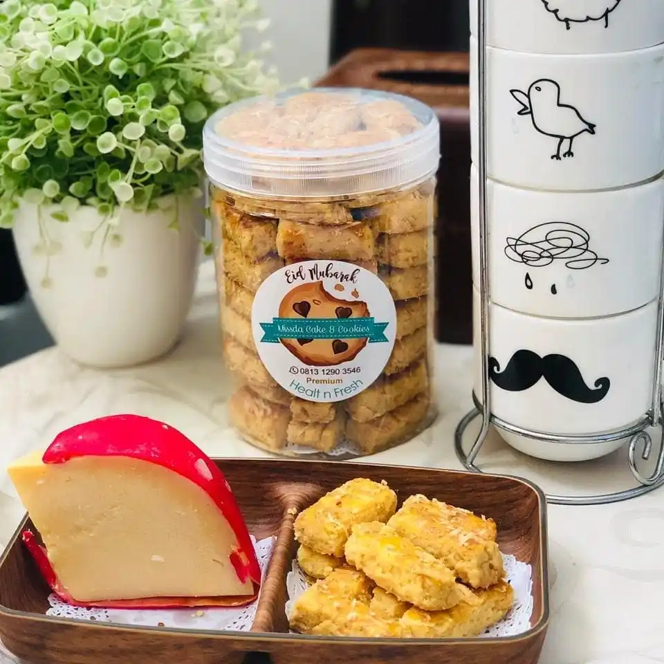 cetak-label-stiker-transparan-terdekat-kemasan-makanan-minuman-packaging-brebes