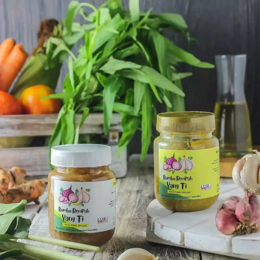 cetak-stiker-vinyl-transparan-kemasan-sticker-terdekat-anti-air-bontang